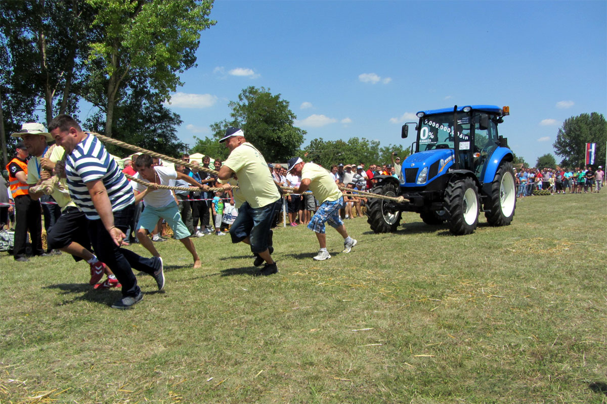 2019-traktorijada2015