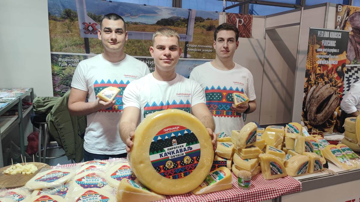 2025-jovan-petrovic-pirocanci.jpg (130 KB)