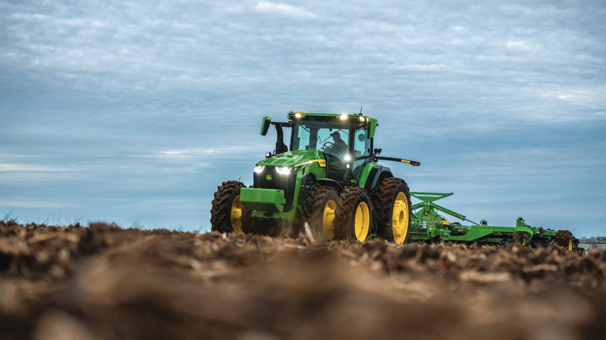 2026-Traktor-JOHN-DEERE-8R-serija.jpg (59 KB)