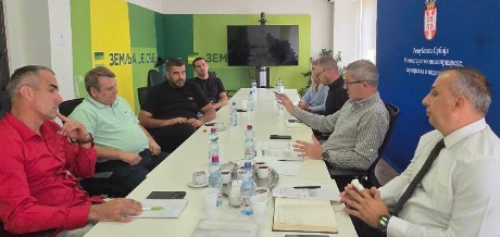 Glamočić sa poljoprivrednicima: 40 dinara nije realna cena suncokreta, očekujemo više