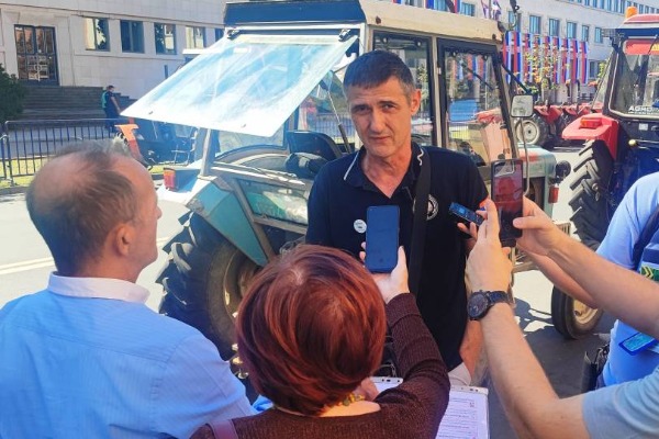 Protest poljoprivrednika: Dogovor, za sada, ni na vidiku